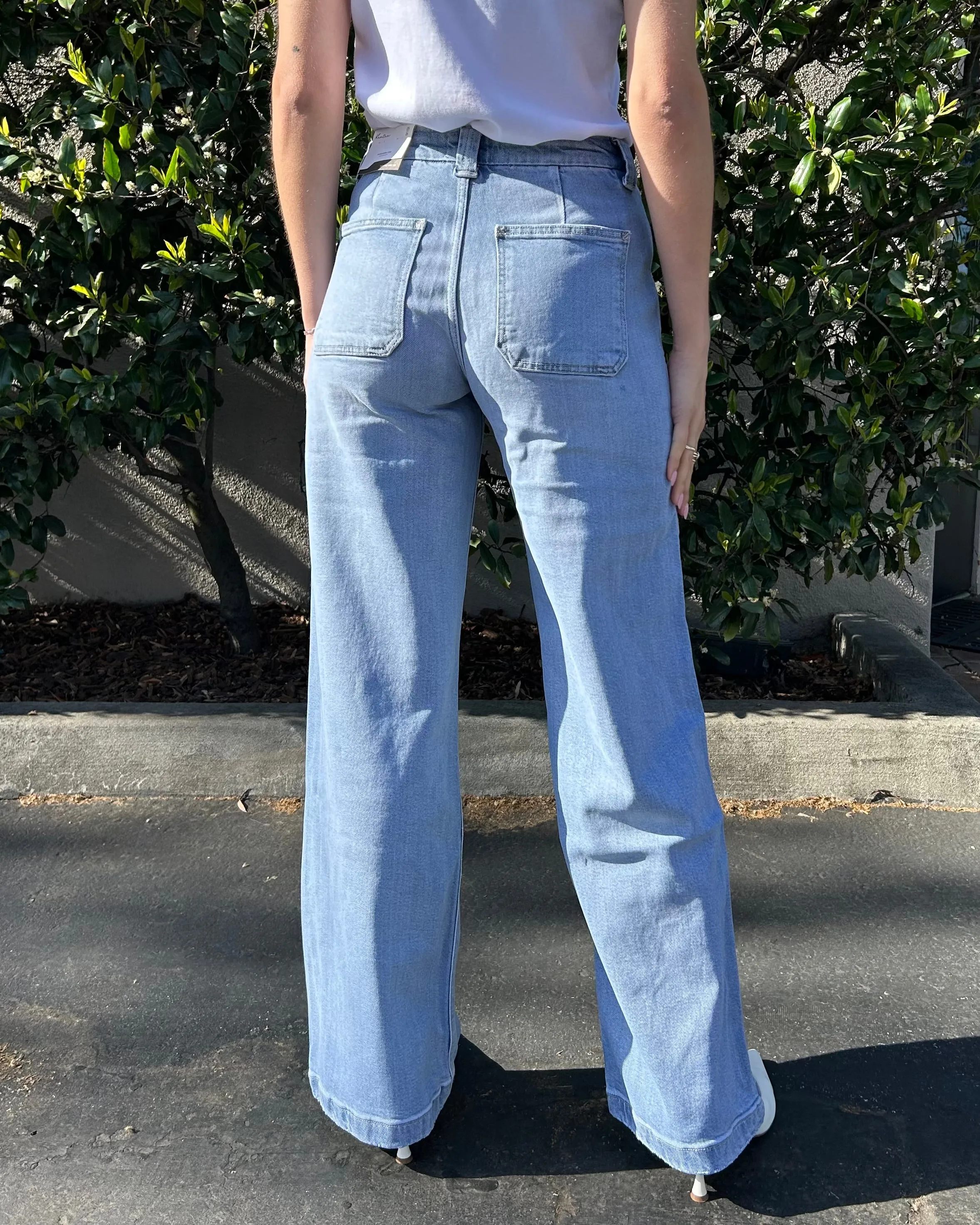 High Rise Wide Leg Jeans - Light Wash