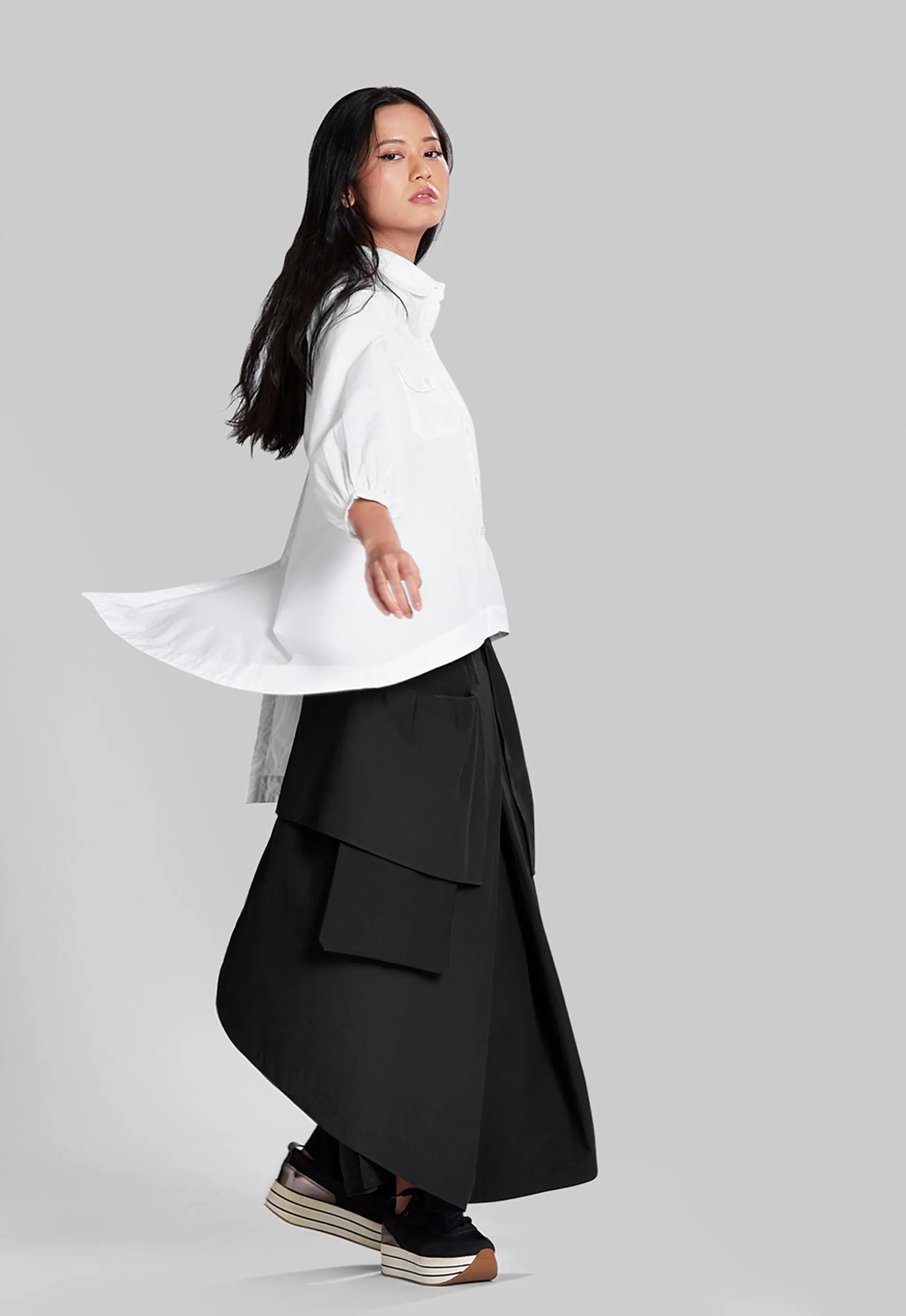PANTS DOUBLE LAYER POCKET DETAILS