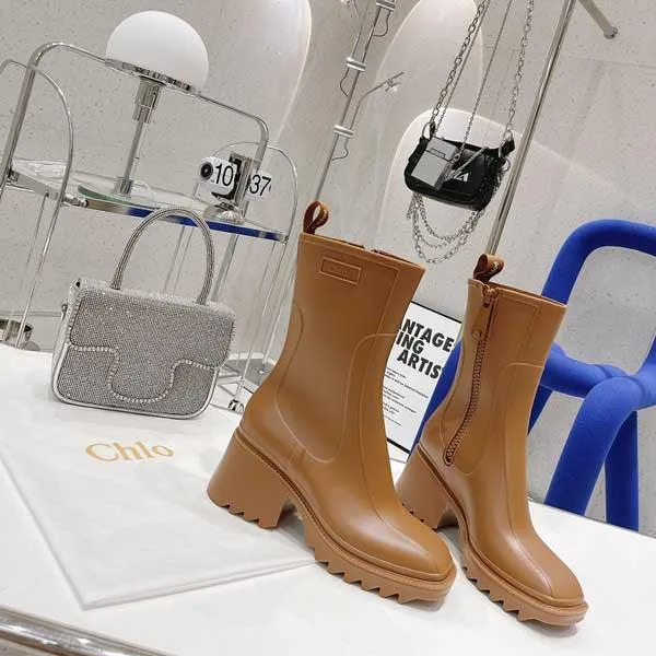 Short Rain Boots With Letters And Non-Slip High Heels