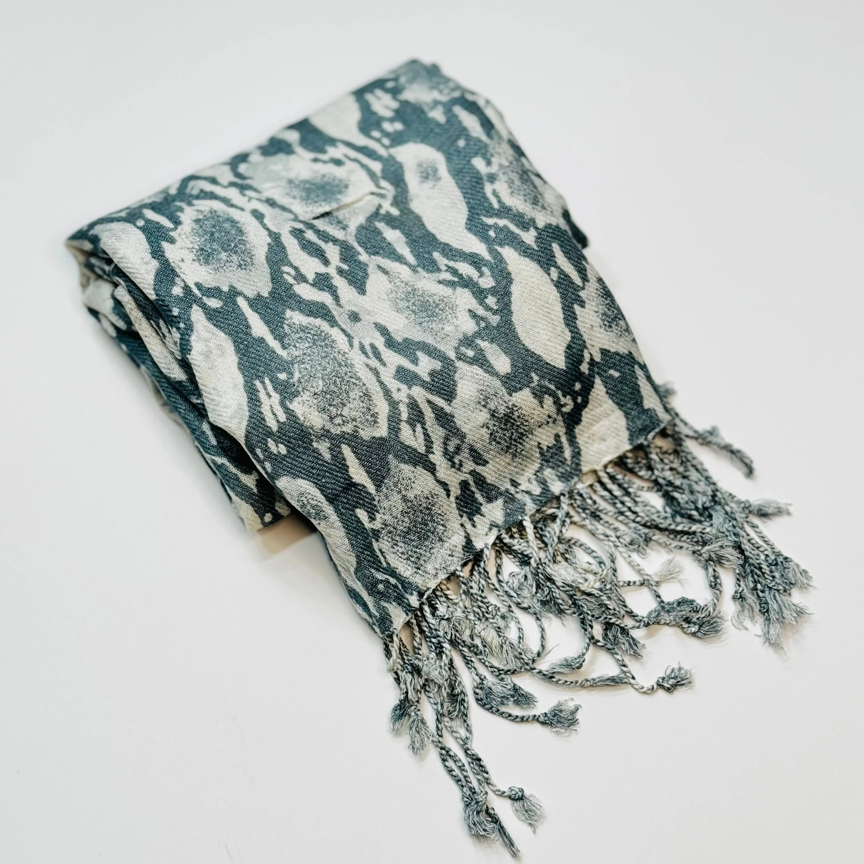 Splendid Shawls And Scarves